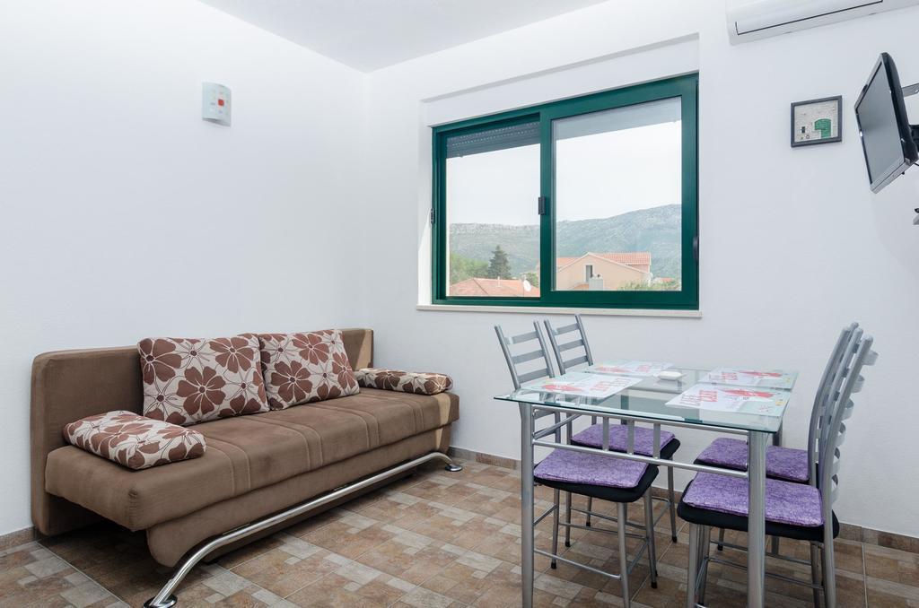 Apartments Leo โอเรบิก ภายนอก รูปภาพ
