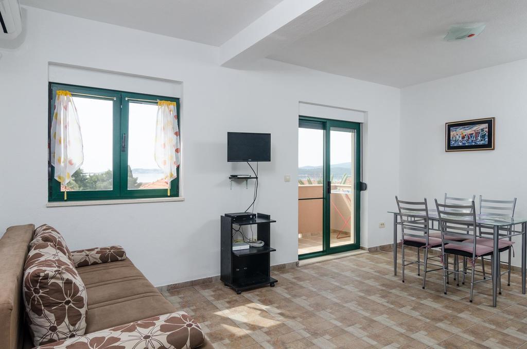 Apartments Leo โอเรบิก ภายนอก รูปภาพ