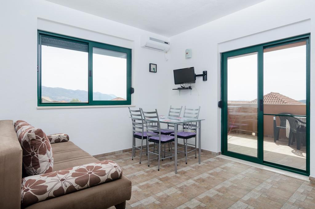 Apartments Leo โอเรบิก ภายนอก รูปภาพ
